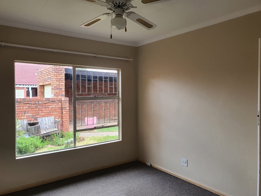 2 Bedroom Property for Sale in Pellissier Free State